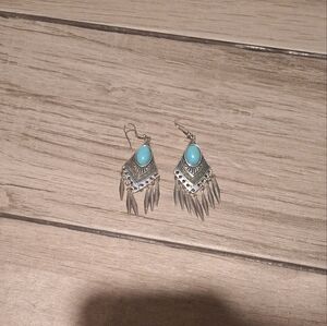 🦔Turquoise and silver dangling earrings☃️